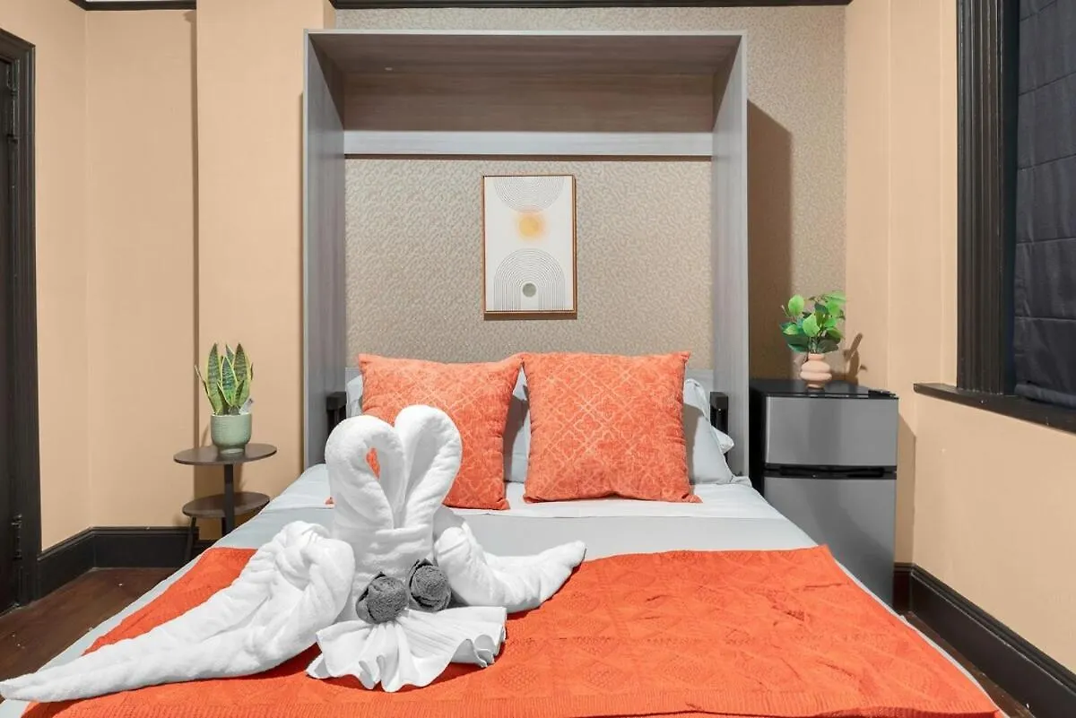 Stunning Condo In Heart Of New York With Gym & More 0*,
