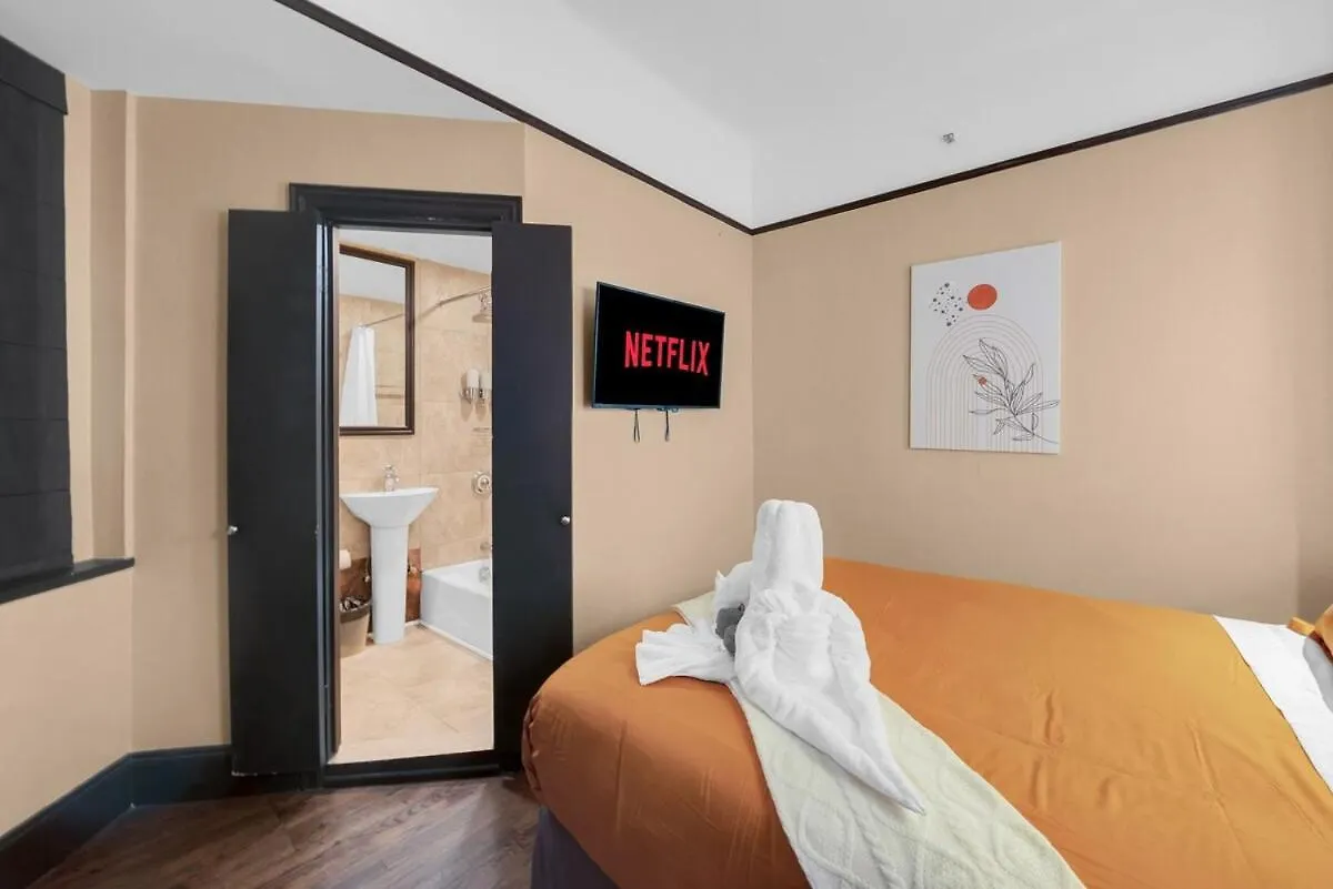 Stunning Condo In Heart Of New York With Gym & More 미국